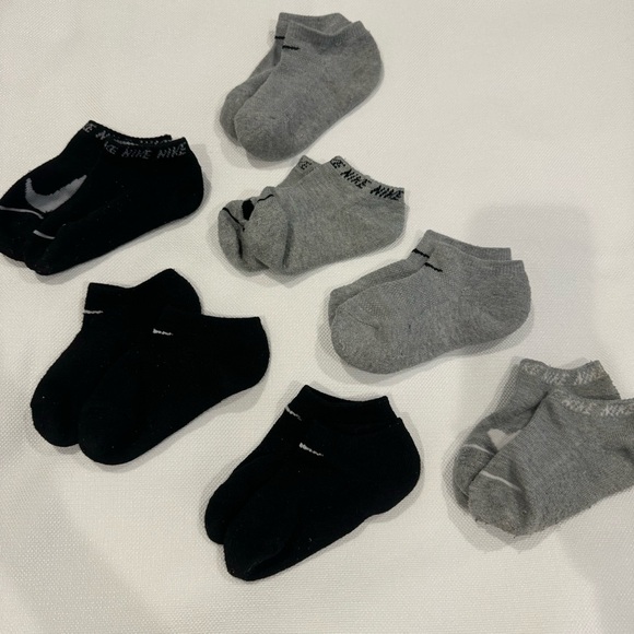 Nike 7 pairs of kids sock - little kids size M (8-13) - Picture 1 of 1